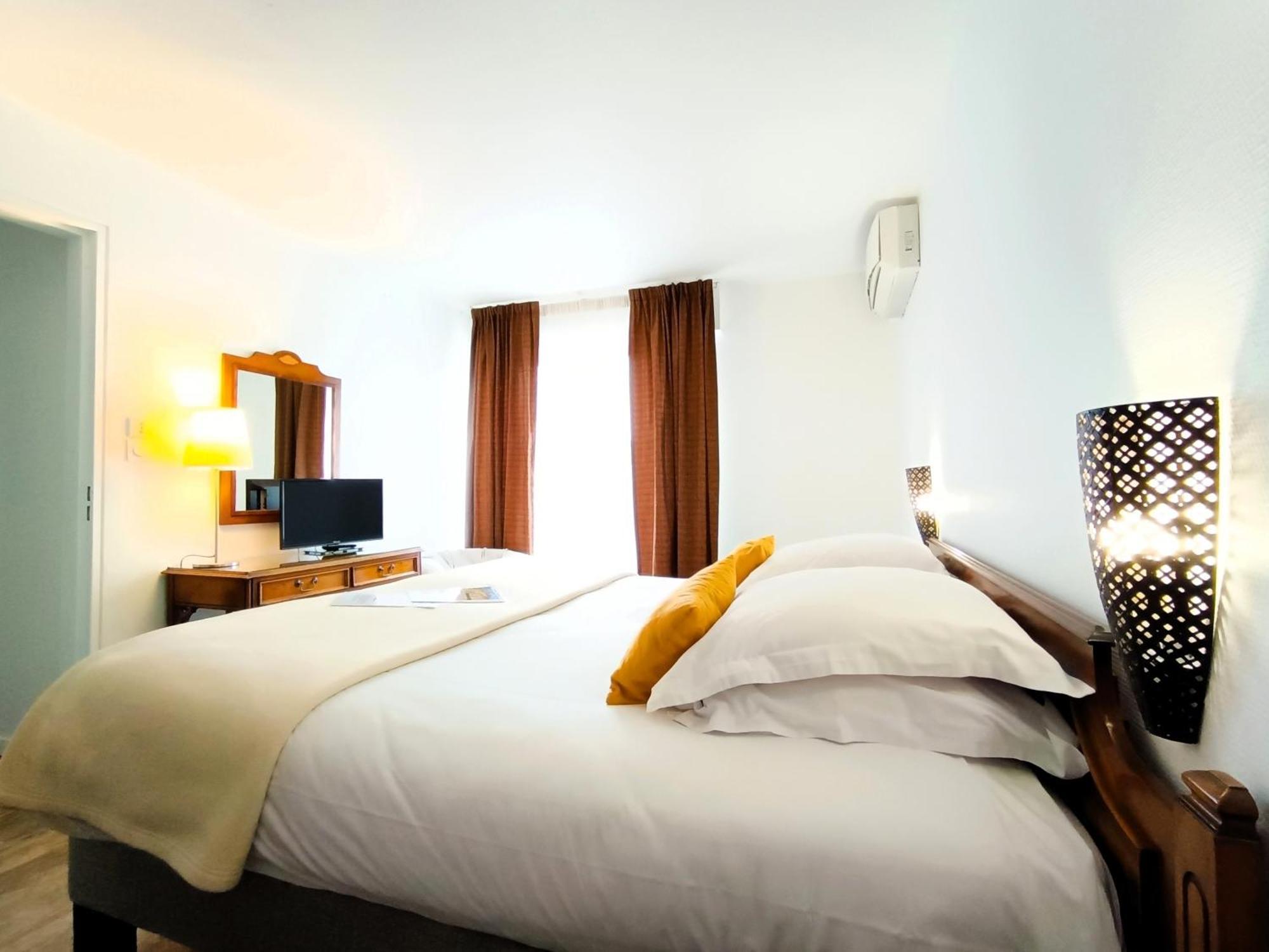 Hotel Des Tuileries Ним Екстериор снимка