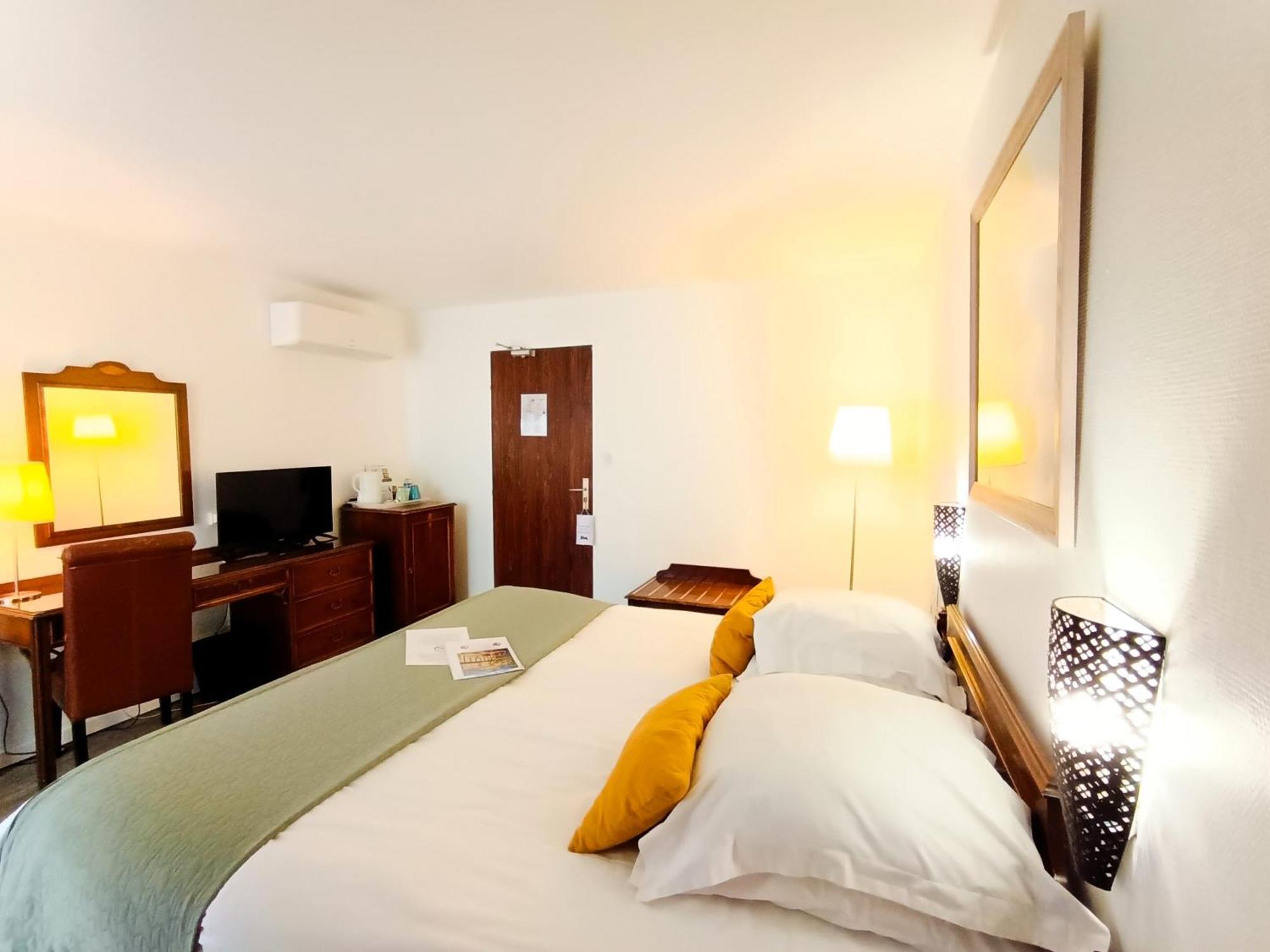Hotel Des Tuileries Ним Екстериор снимка