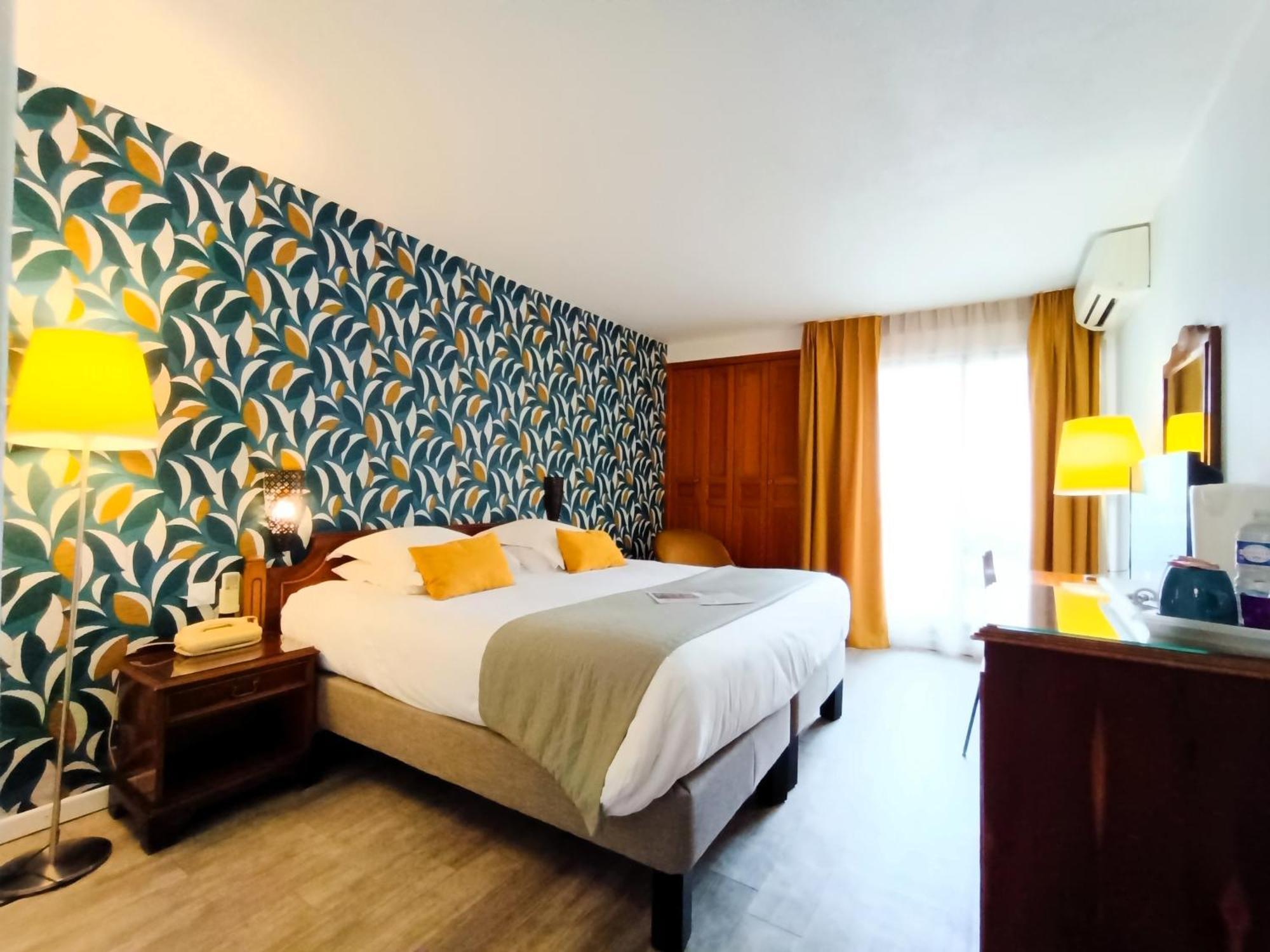 Hotel Des Tuileries Ним Екстериор снимка